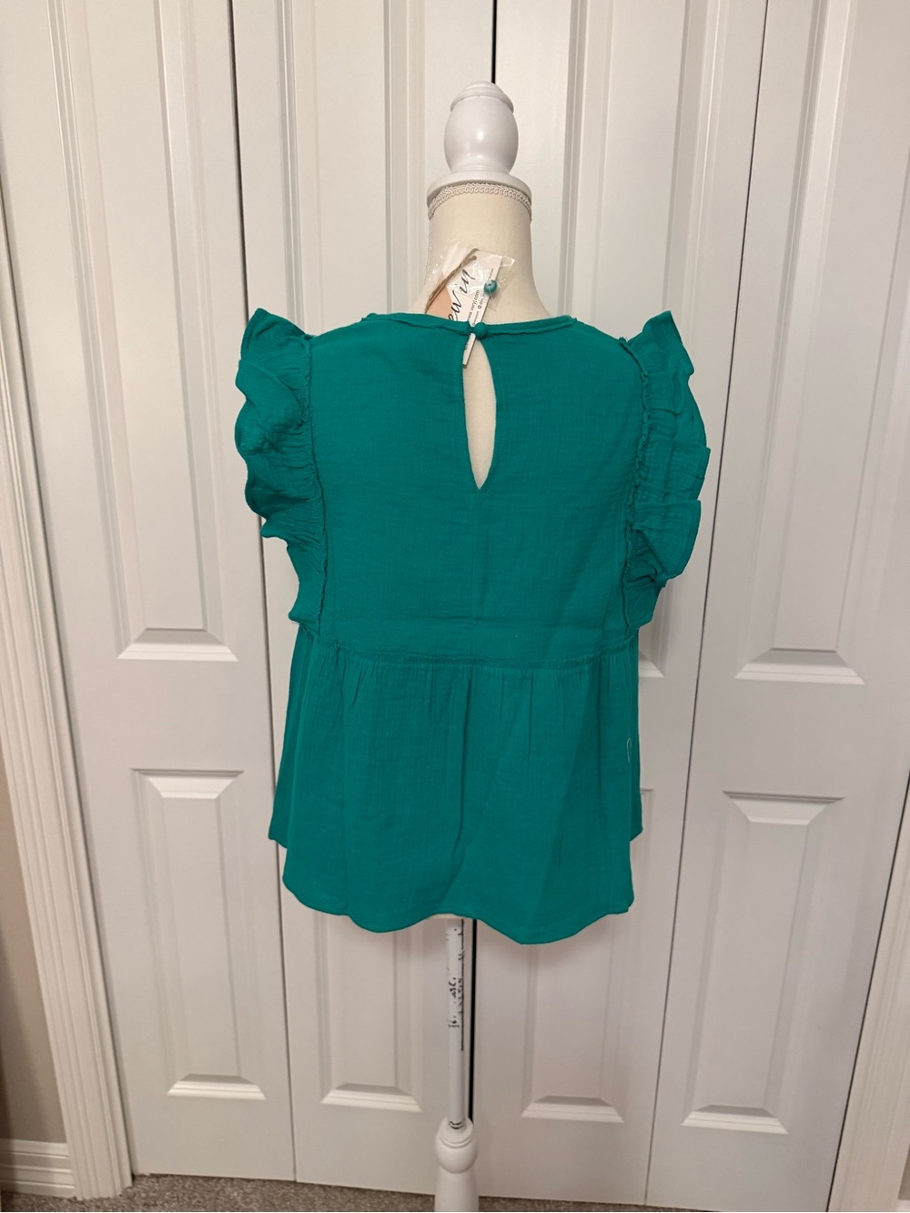 New In Sleeveless Kelly Green Ruffle Peplum Top Size Large NWT - Picture 10 of 15